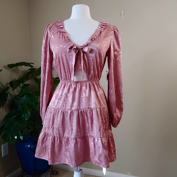 Speechless- Mauve Satin with floral print  Size M - Picture 1 of 6